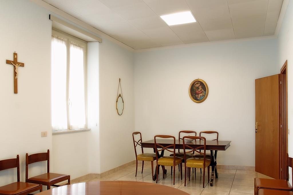 מלון רומא Casa Religiosa Per Ferie Ancelle Del Santuario מראה חיצוני תמונה